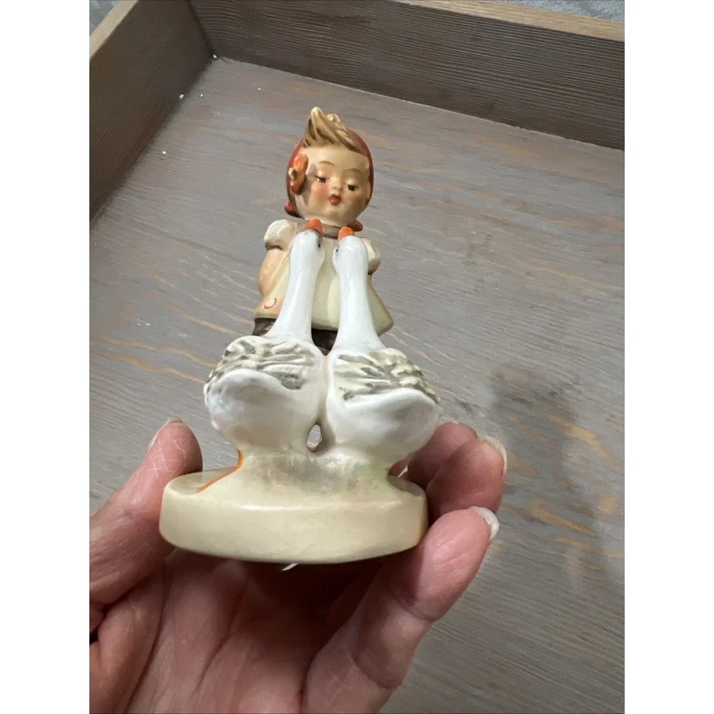 Vintage Hummel Goebel Goose Girl 47‎ 3/0 TMK-3!  Stylized Bee!  1960s